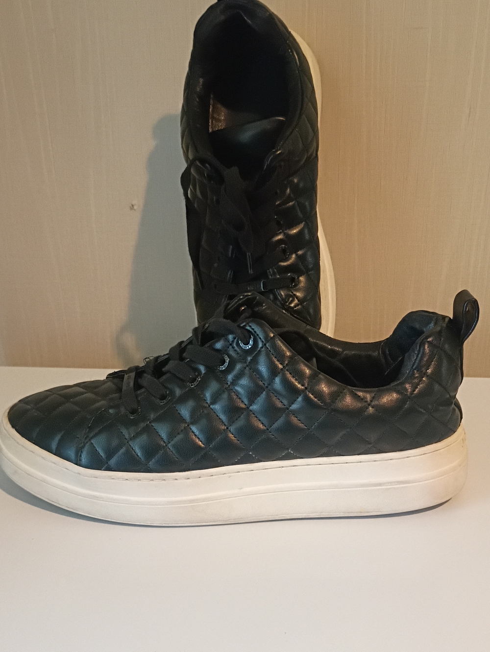 J/Slides NYC Quilted Leather Sneakers Super Comfortable